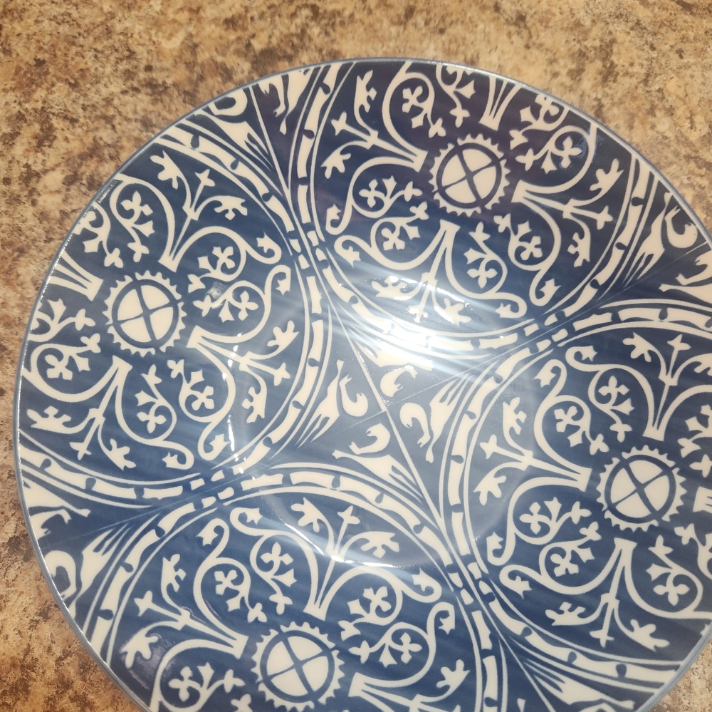 Serving bowls